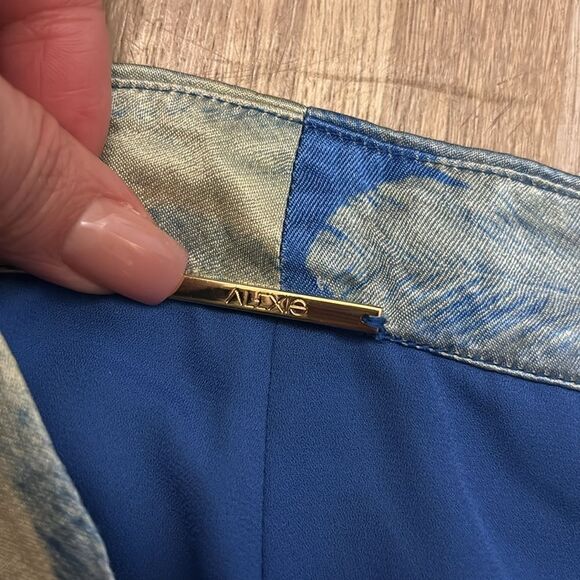 Alexis blue Krystian viscose /rayon feather print high waist Shorts, XS - Picture 7 of 8